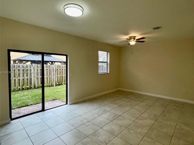 Дом в аренду по адресу 146 SE 34th Ter 146 - фото 6243554