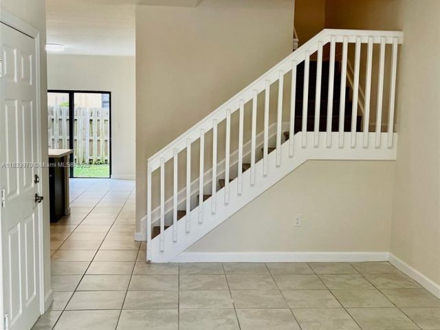 Дом в аренду по адресу 146 SE 34th Ter 146 - фото 6243558