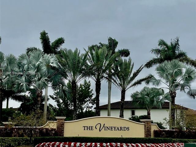 Дом в аренду по адресу 146 SE 34th Ter 146 - фото 6243561