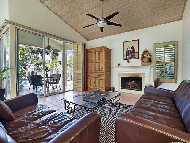 Продажа дома по адресу 9358 Heathridge Drive - фото 6893656