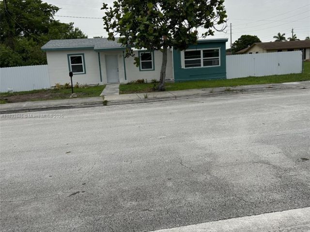 Продажа дома по адресу 22020 SW 115th Ct - фото 6244626