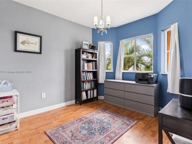 Продажа дома по адресу 2617 NE 41st Cir - фото 6244446