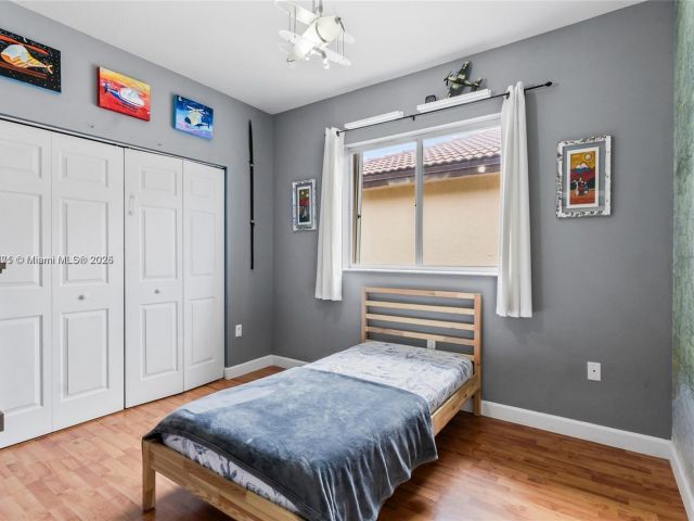 Продажа дома по адресу 2617 NE 41st Cir - фото 6244447