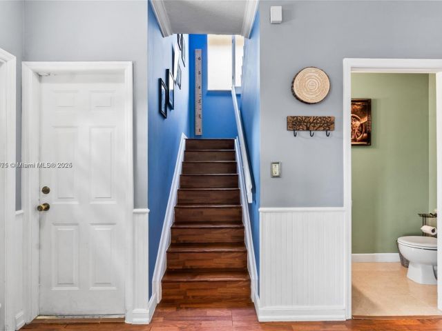 Продажа дома по адресу 2617 NE 41st Cir - фото 6244450