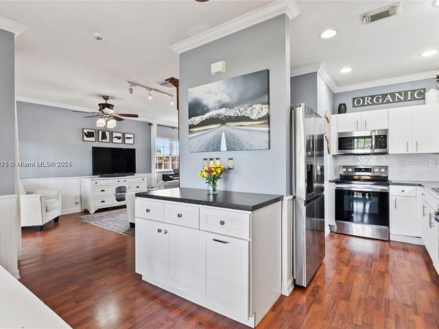 Продажа дома по адресу 2617 NE 41st Cir - фото 6244451