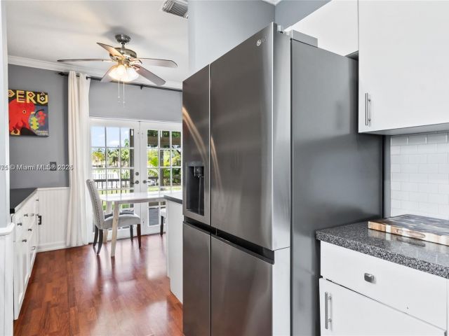 Продажа дома по адресу 2617 NE 41st Cir - фото 6244452