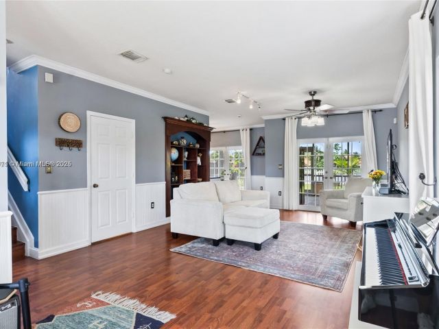 Продажа дома по адресу 2617 NE 41st Cir - фото 6244460