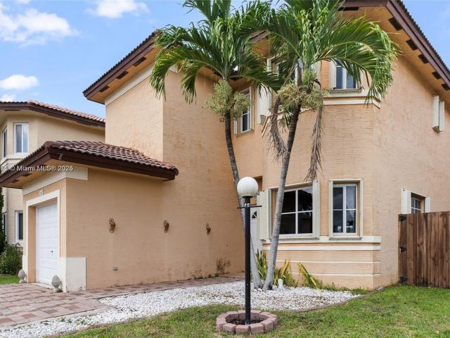 Продажа дома по адресу 2617 NE 41st Cir - фото 6244463