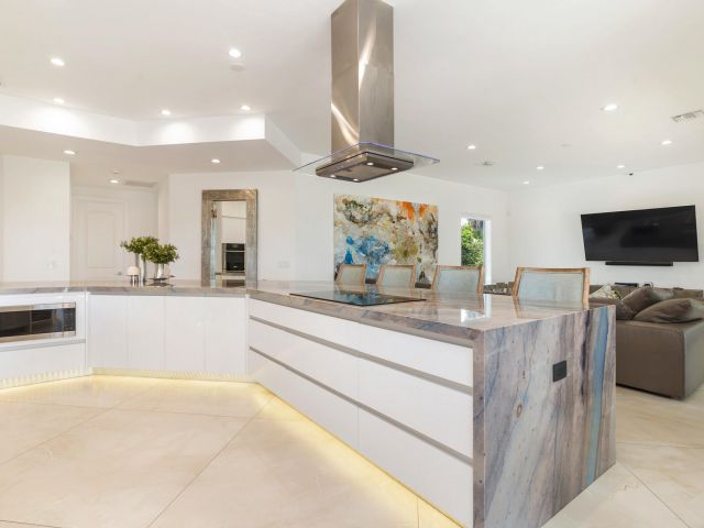 Продажа дома по адресу 1504 Breakers West Boulevard - фото 6245218