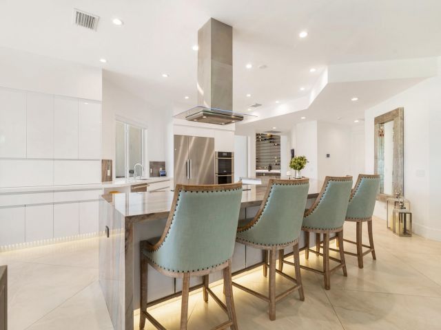 Продажа дома по адресу 1504 Breakers West Boulevard - фото 6245220