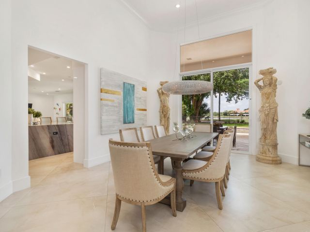 Продажа дома по адресу 1504 Breakers West Boulevard - фото 6245223