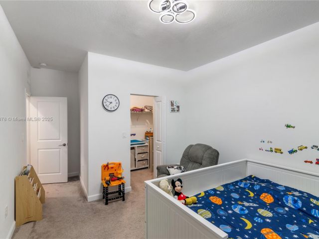 Дом в аренду по адресу 13612 SW 184th Ln - фото 6248367