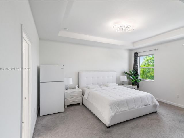 Дом в аренду по адресу 13612 SW 184th Ln - фото 6248370