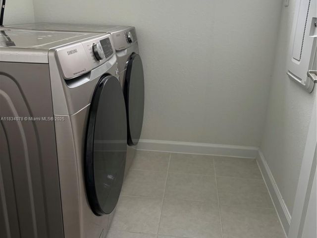 Дом в аренду по адресу 13612 SW 184th Ln - фото 6248372