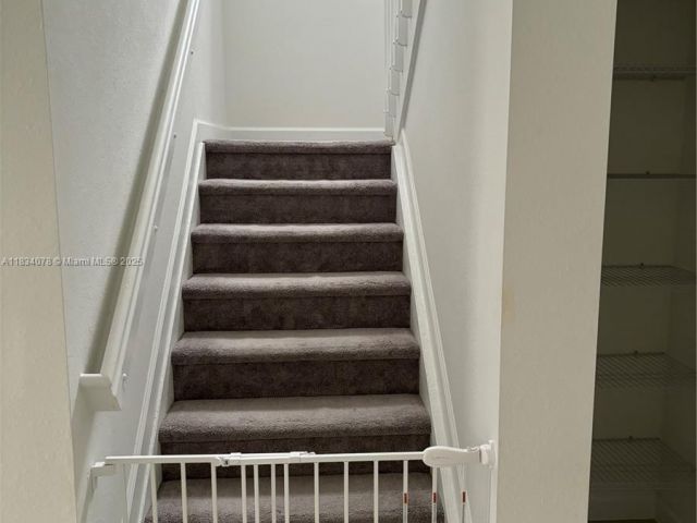 Дом в аренду по адресу 13612 SW 184th Ln - фото 6248373