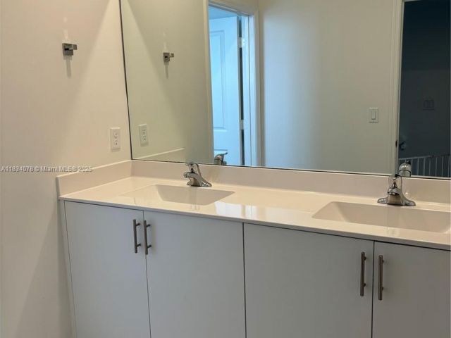 Дом в аренду по адресу 13612 SW 184th Ln - фото 6248374