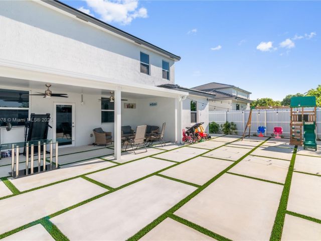 Дом в аренду по адресу 13612 SW 184th Ln - фото 6248376