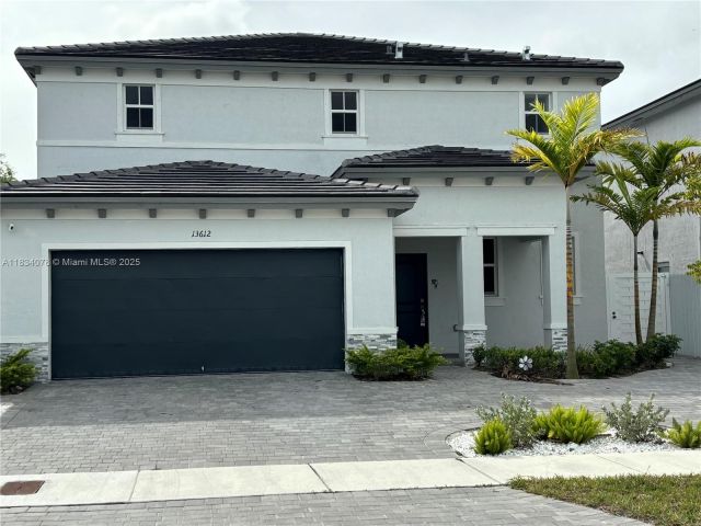 Дом в аренду по адресу 13612 SW 184th Ln - фото 6248384