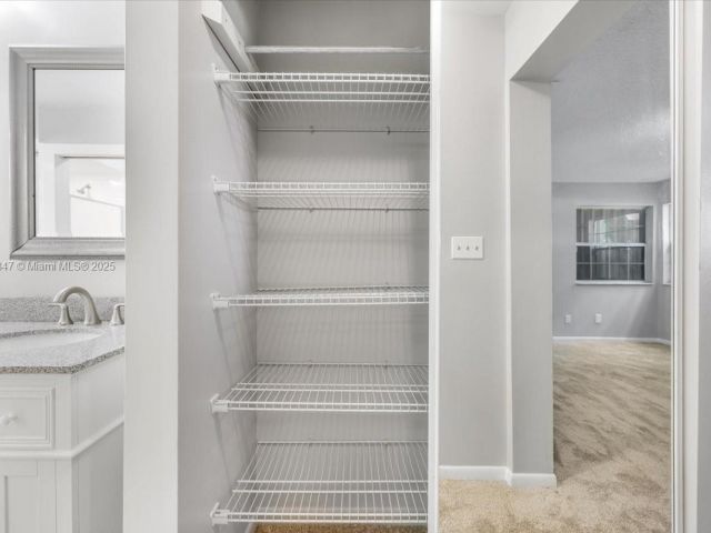 Продажа дома по адресу 5366 214th Ct S - фото 6268772