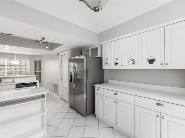 Продажа дома по адресу 5366 214th Ct S - фото 6268776