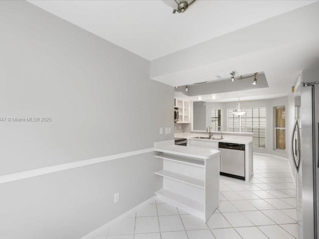 Продажа дома по адресу 5366 214th Ct S - фото 6268777