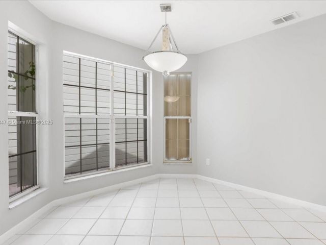 Продажа дома по адресу 5366 214th Ct S - фото 6268780