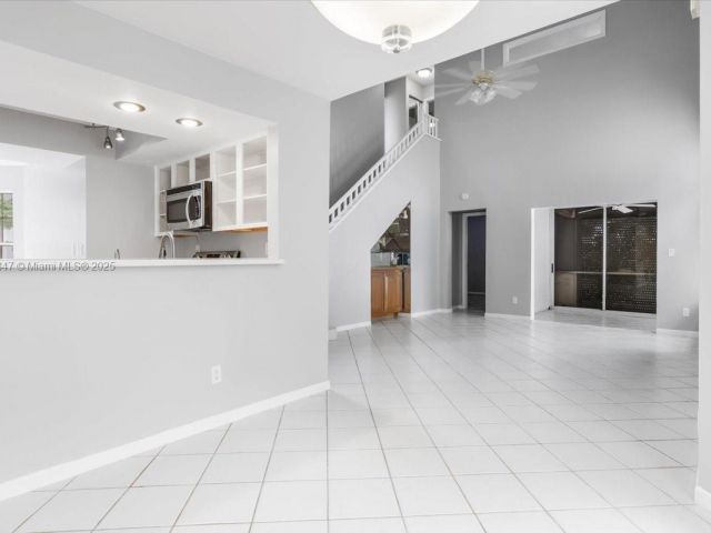 Продажа дома по адресу 5366 214th Ct S - фото 6268781