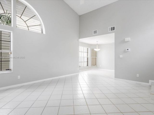 Продажа дома по адресу 5366 214th Ct S - фото 6268783