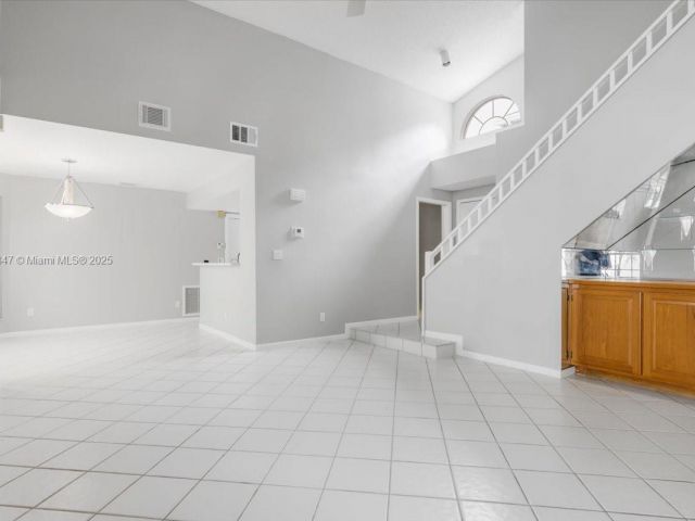 Продажа дома по адресу 5366 214th Ct S - фото 6268784