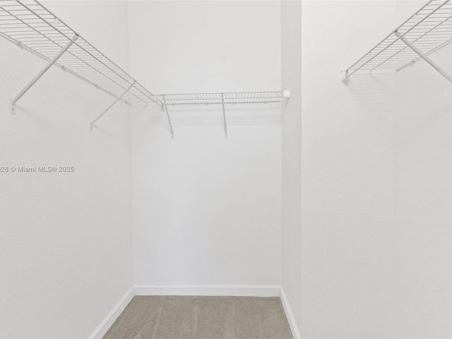 Дом в аренду по адресу 965 NE 211th St - фото 6264664