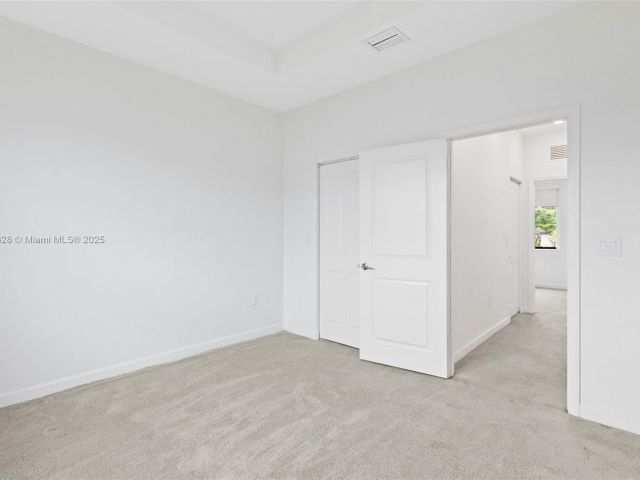 Дом в аренду по адресу 965 NE 211th St - фото 6264665