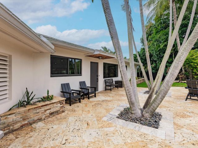 Продажа дома по адресу 1900 Bayview Drive - фото 6245444