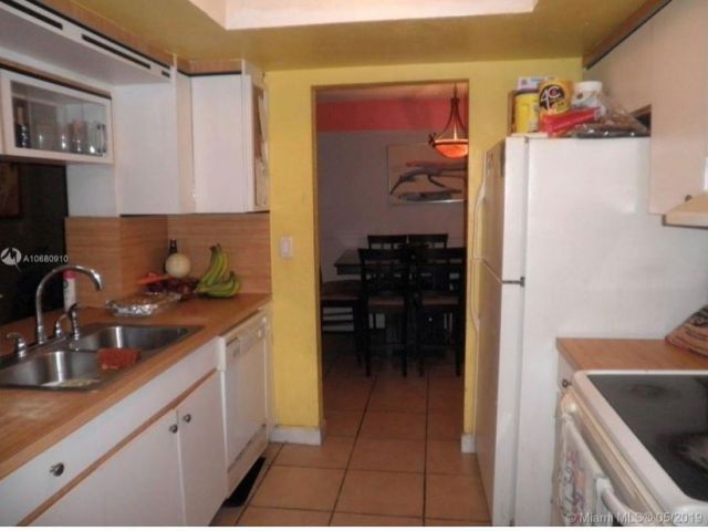 Дом в аренду по адресу 1741 NE 39th St - фото 6245796