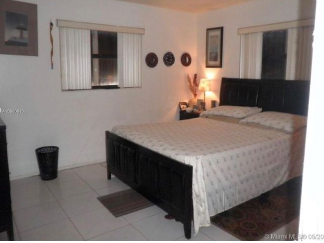 Дом в аренду по адресу 1741 NE 39th St - фото 6245799