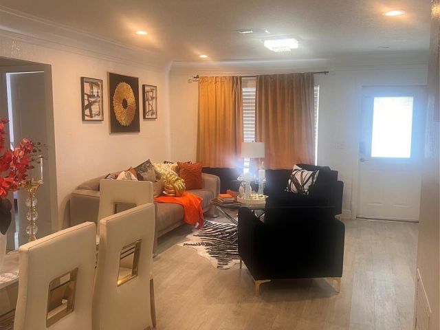 Дом в аренду по адресу 1741 NE 39th St - фото 6245802