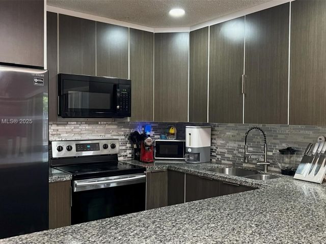 Продажа дома по адресу 13874 SW 256th Ter - фото 6245234