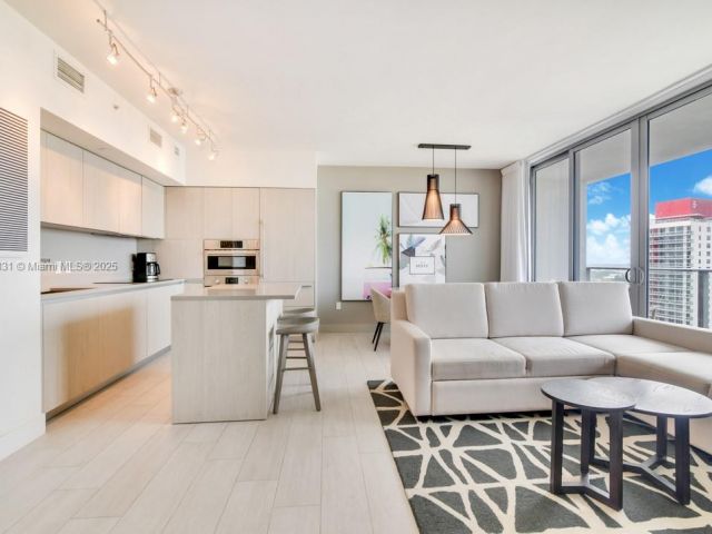 Продажа квартиры #R1406 - фото 6246392