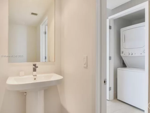 Продажа квартиры #R1406 - фото 6246390