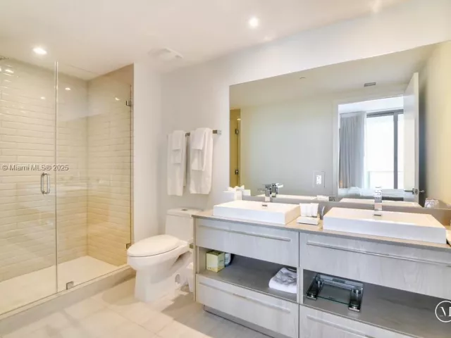 Продажа квартиры #R1406 - фото 6246393