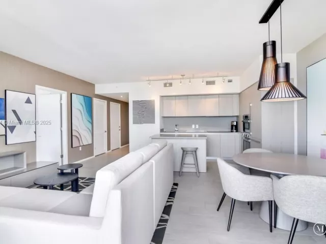 Продажа квартиры #R1406 - фото 6246400