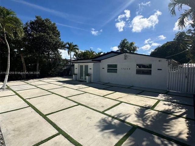 Дом в аренду по адресу 17650 NE 19th Ave - фото 6245167