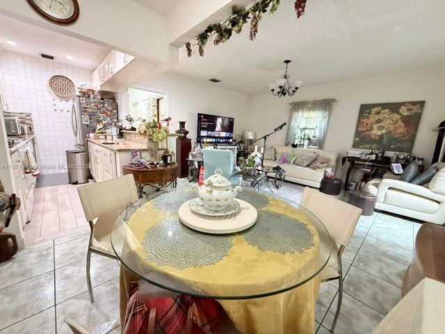 Продажа дома по адресу 1535 NE 171st St - фото 6284593