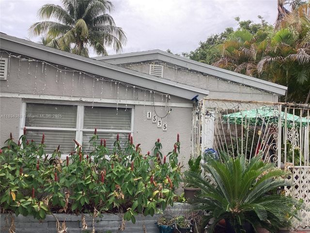 Продажа дома по адресу 1535 NE 171st St - фото 6284601