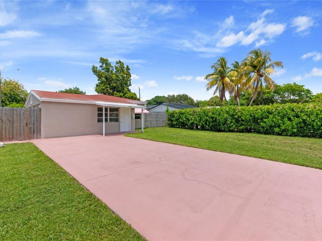 Продажа дома по адресу 2071 NE 180th St - фото 6246085