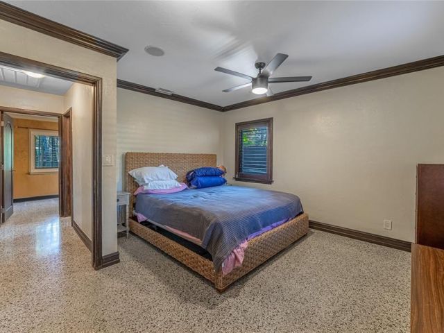 Продажа дома по адресу 1317 SW 18th Ave - фото 6246859