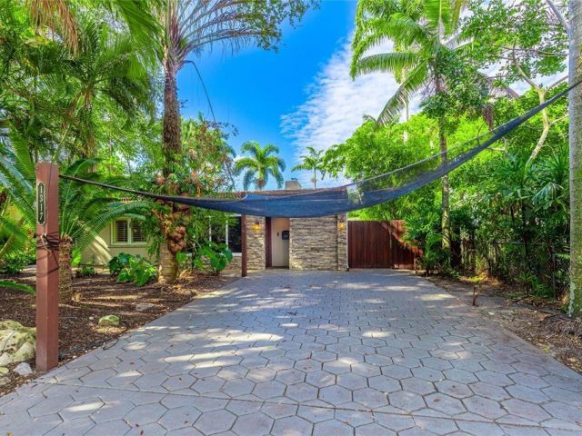 Продажа дома по адресу 1317 SW 18th Ave - фото 6246871