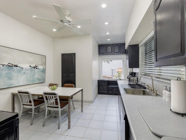 Дом в аренду по адресу 1134 Harrison St - фото 6246924