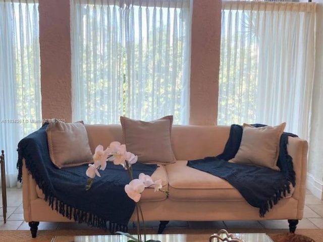 Дом в аренду по адресу 1134 Harrison St - фото 6246934