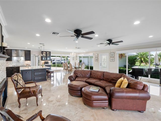 Продажа дома по адресу 1431 S Ocean Blvd #17 - фото 6247236