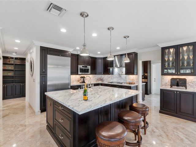 Продажа дома по адресу 1431 S Ocean Blvd #17 - фото 6247238